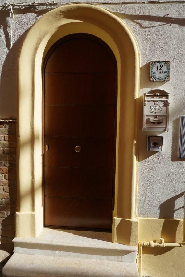 Casa Vacanze Torre dei Gualtieri Villa San Benedetto del Tronto Esterno foto