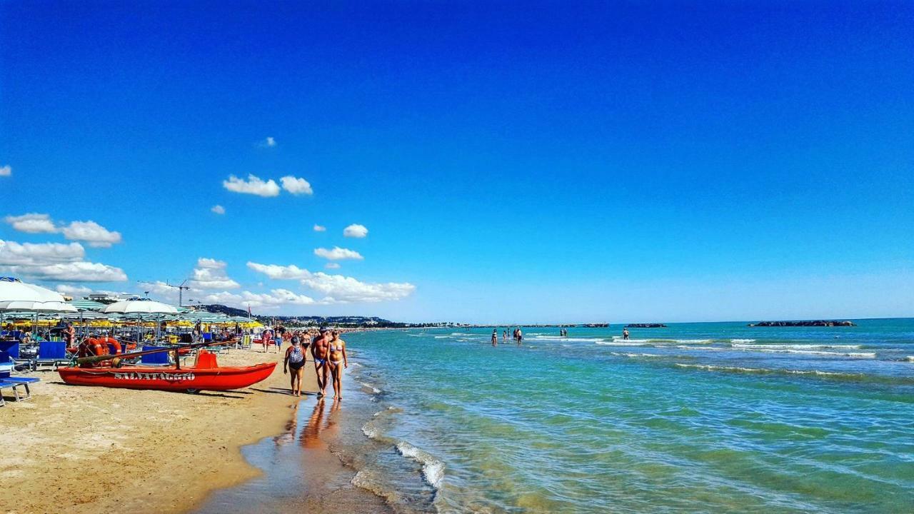 Casa Vacanze Torre dei Gualtieri Villa San Benedetto del Tronto Esterno foto