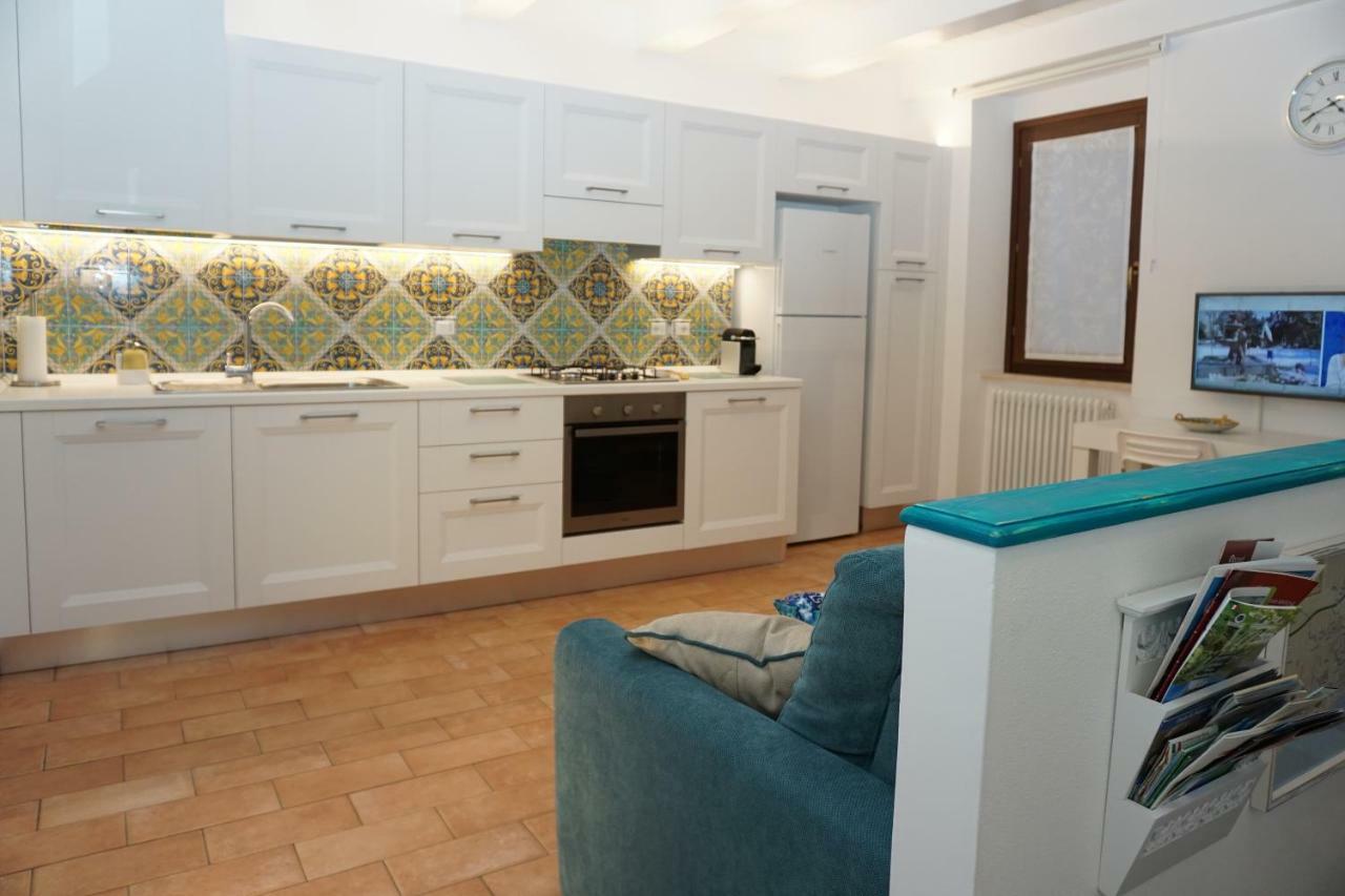 Casa Vacanze Torre dei Gualtieri Villa San Benedetto del Tronto Esterno foto
